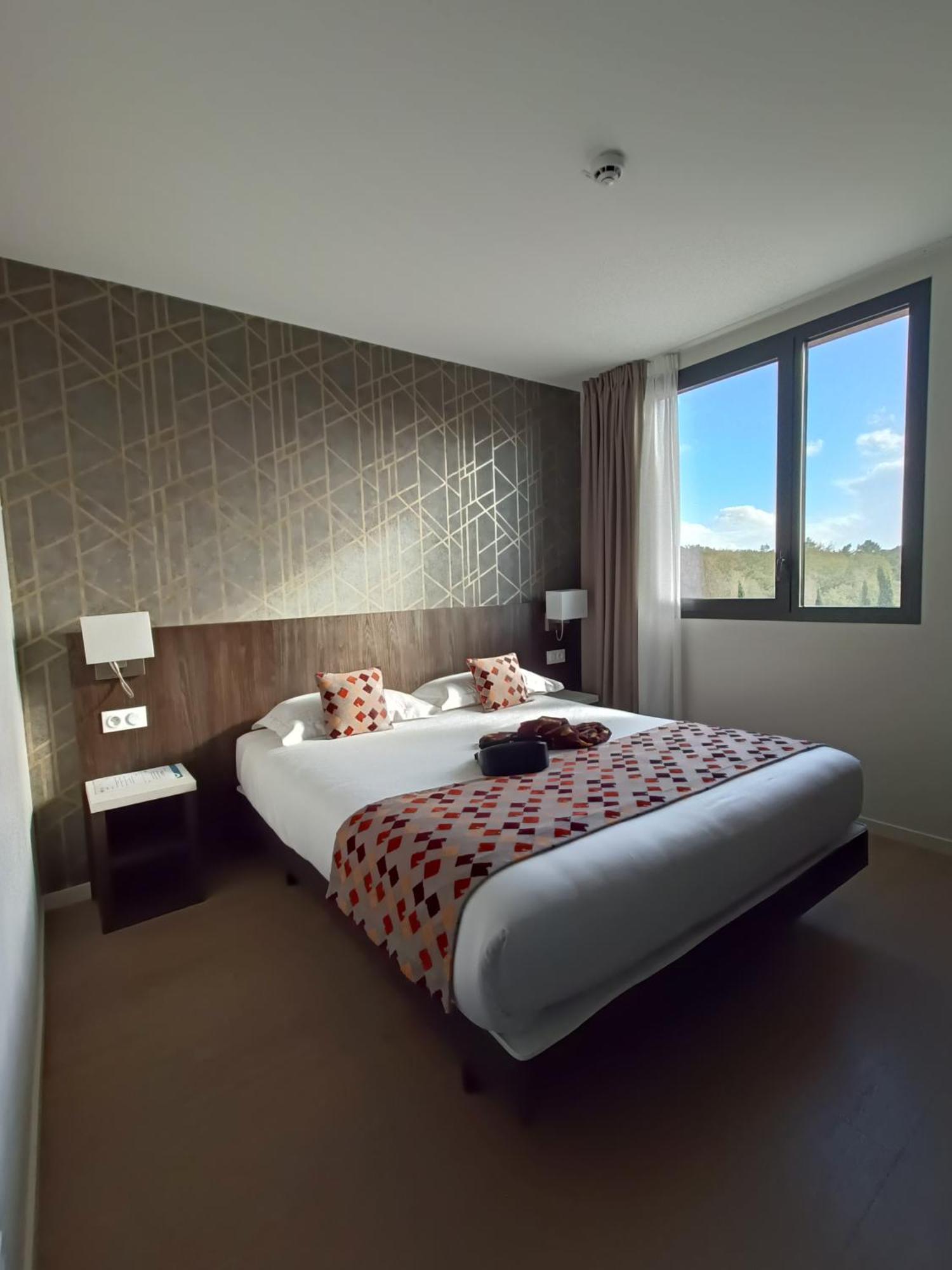 Brit Hotel Ploermel - Hotel De L'Hippodrome 外观 照片