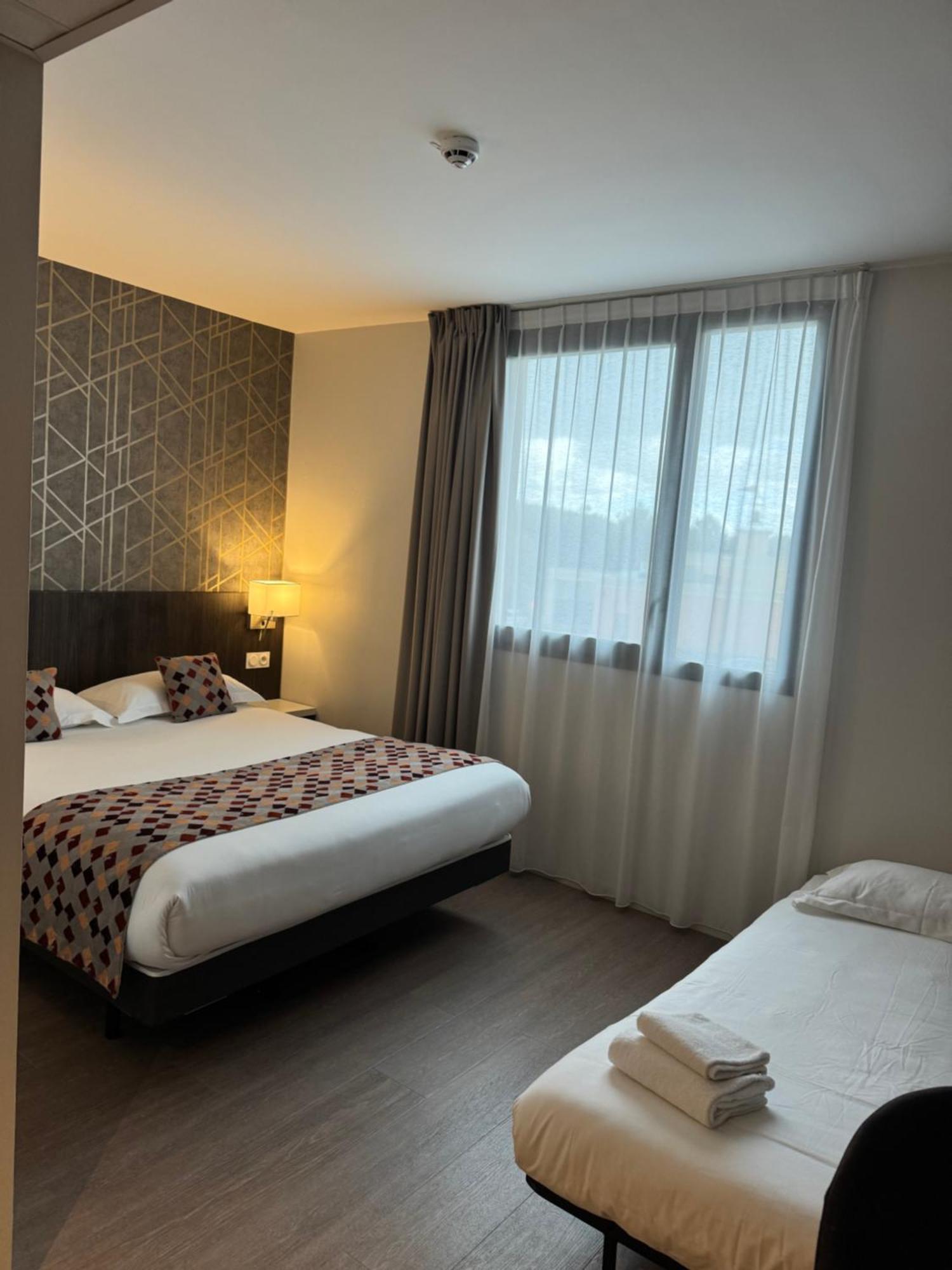 Brit Hotel Ploermel - Hotel De L'Hippodrome 外观 照片