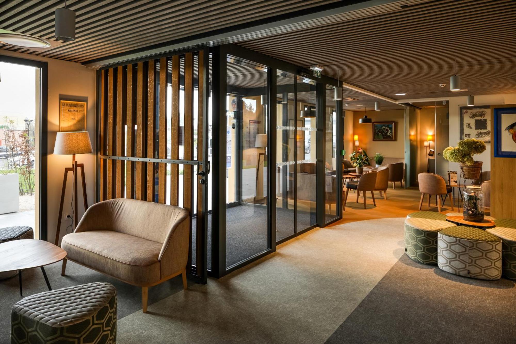 Brit Hotel Ploermel - Hotel De L'Hippodrome 外观 照片